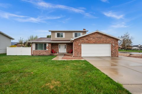 Photo of 591 W 2050 N, West Bountiful, UT 84087 (MLS # 2147771)