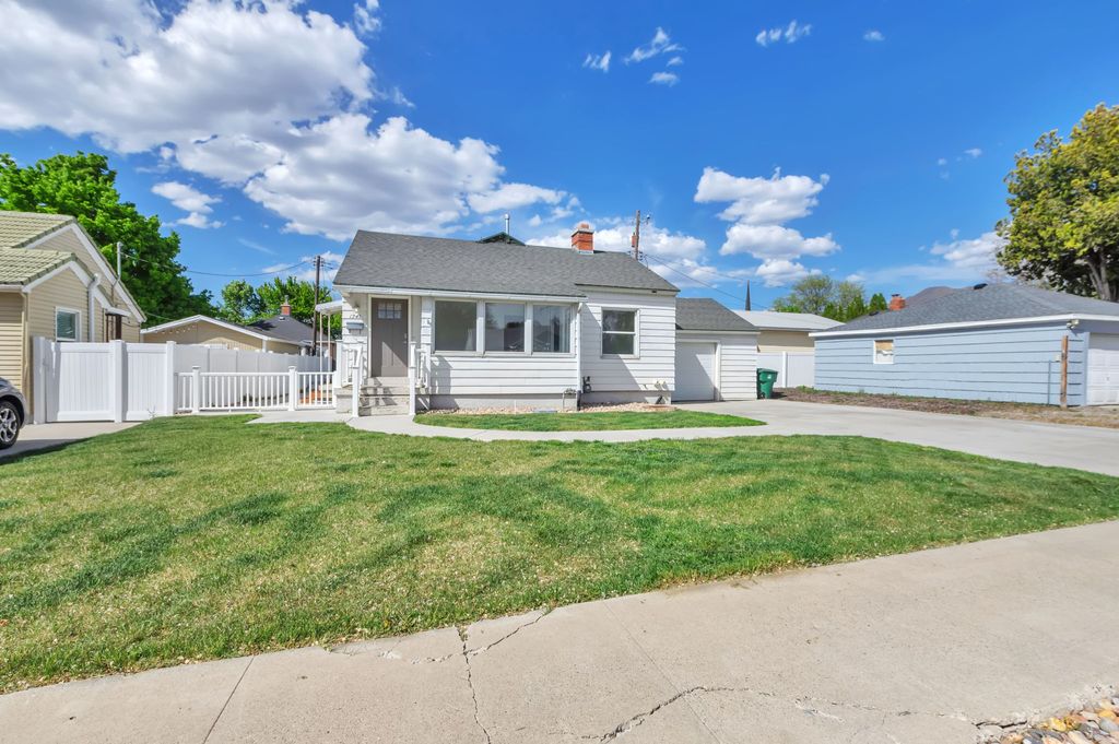 Photo of 1741 E 3150 S, Millcreek, UT 84106 (MLS # 2152436)