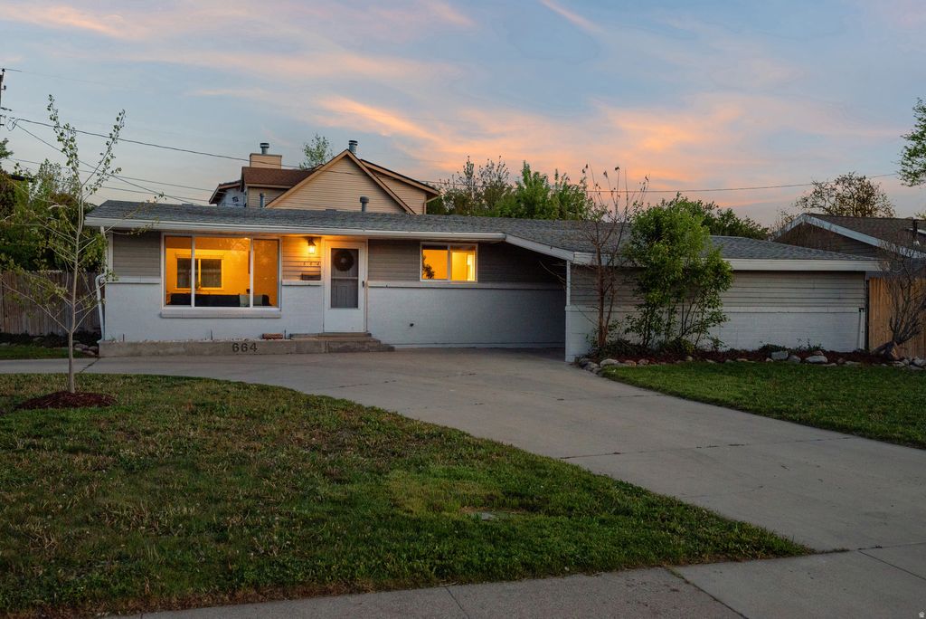 Photo of 664 E 5720 S, Murray, UT 84107 (MLS # 2153380)