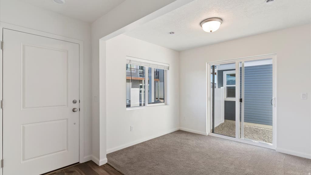 Photo of 57 N JORDAN RIVER WAY, Saratoga Springs, UT 84045 (MLS # 2177395)