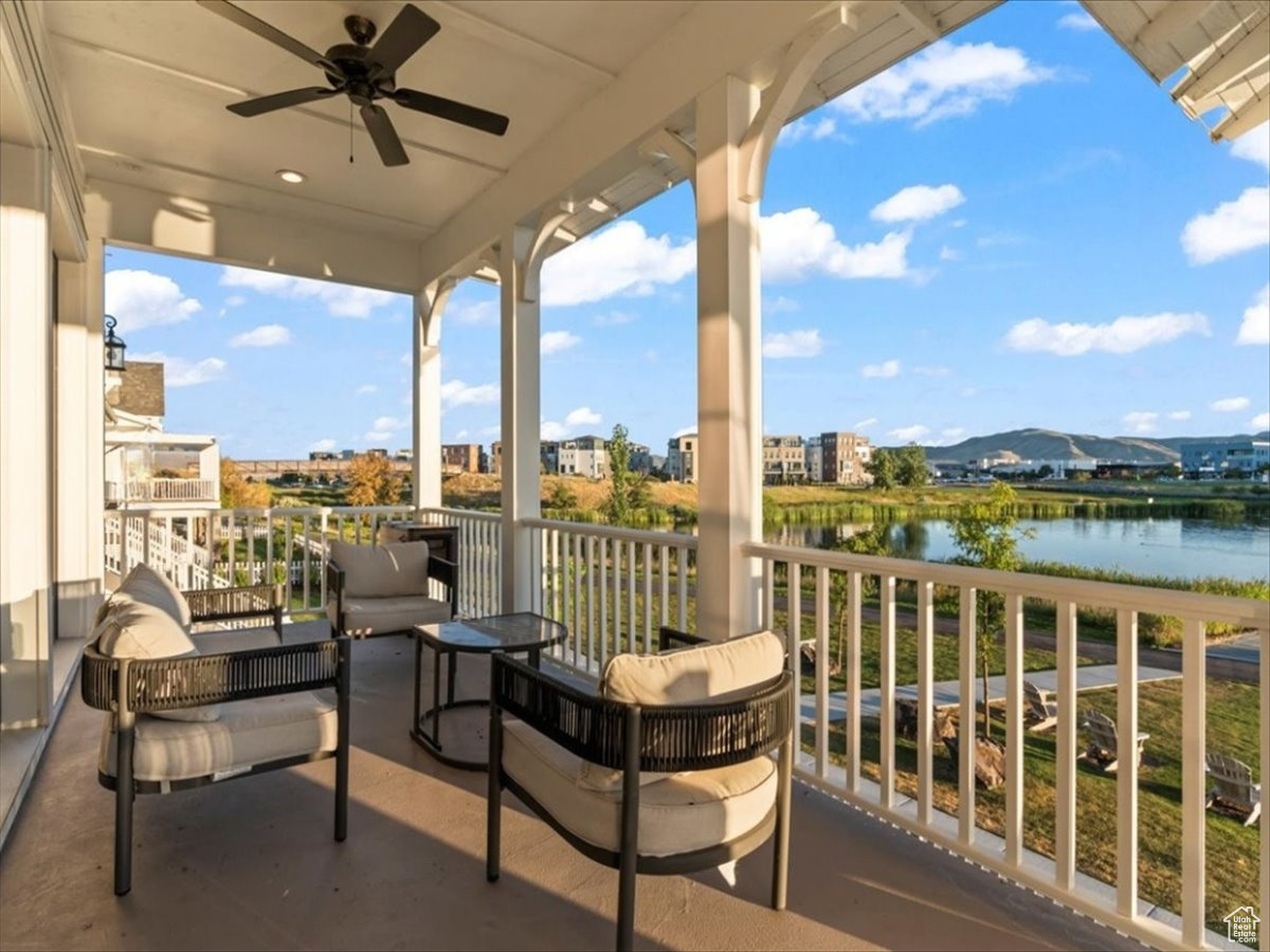 DAYBREAK ISLAND - Residential