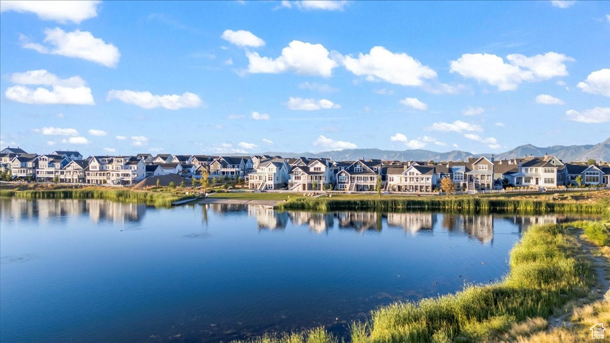 DAYBREAK ISLAND - Residential
