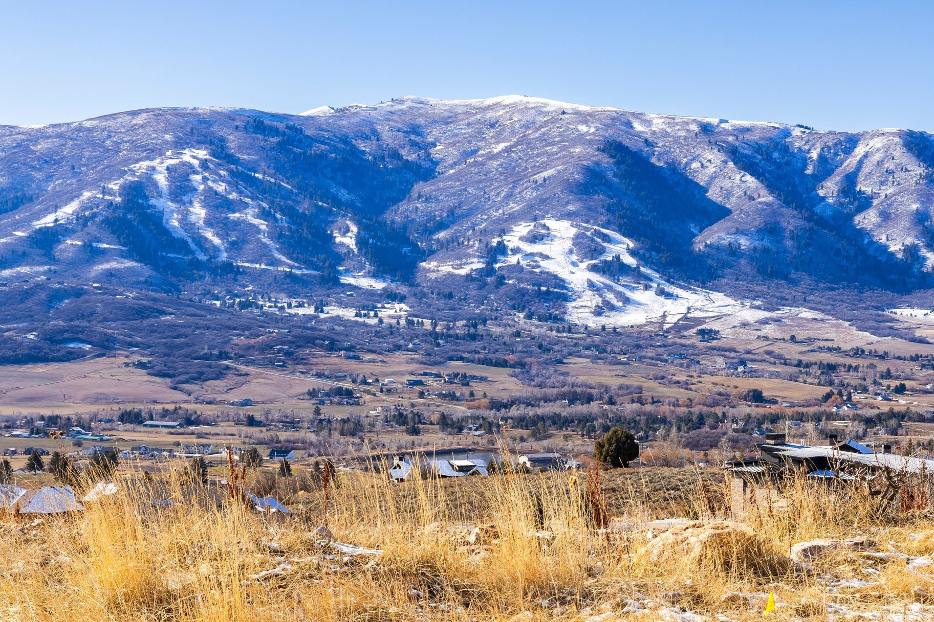 THE HIGHLANDS - Land