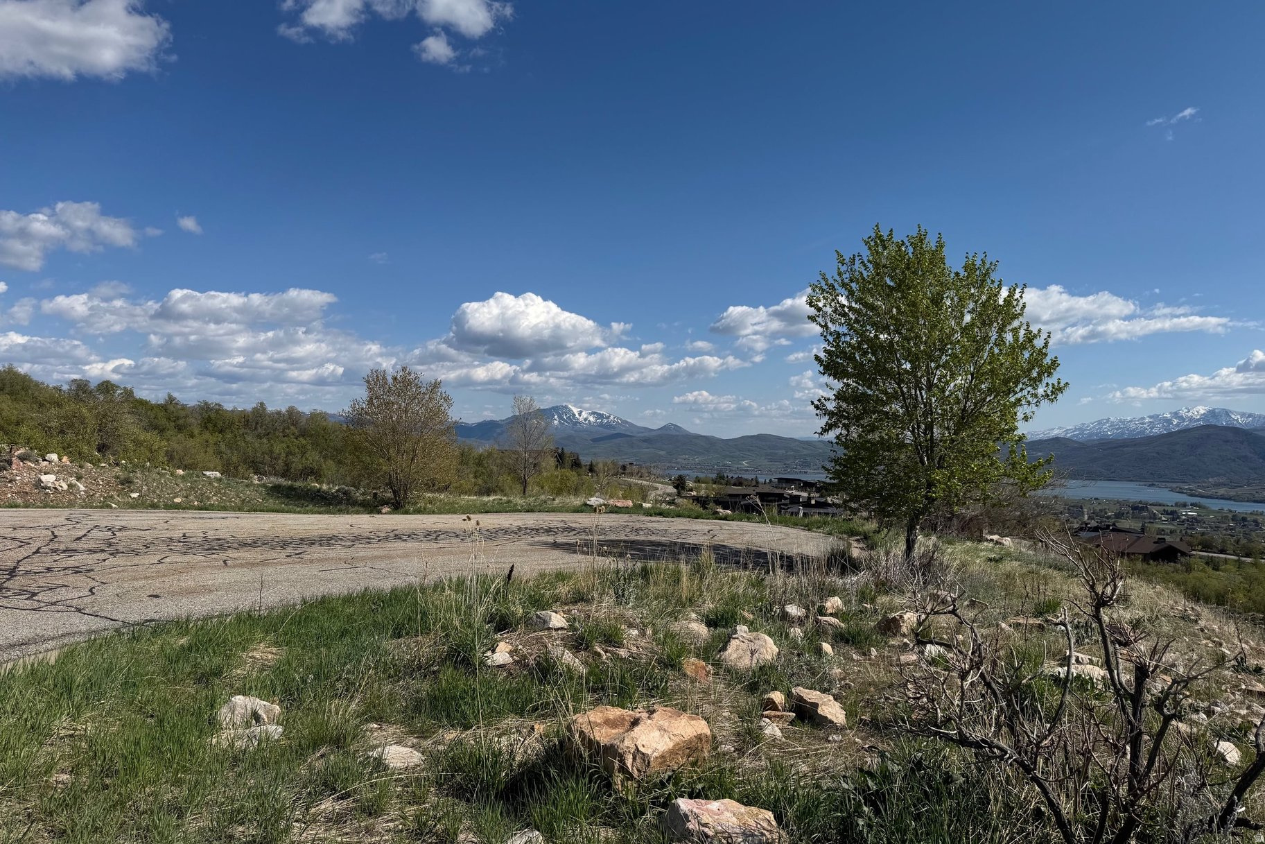 THE HIGHLANDS - Land