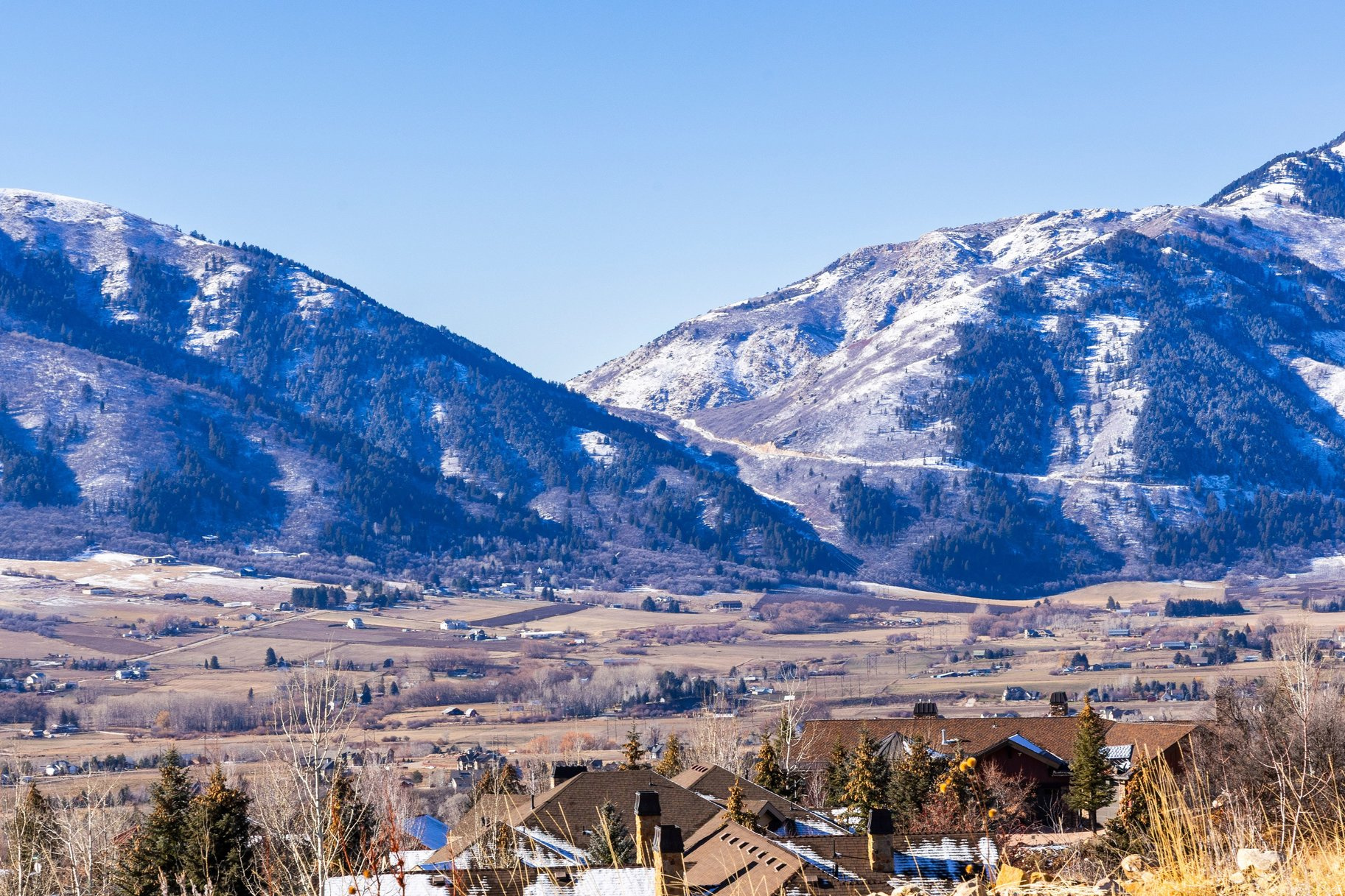 THE HIGHLANDS - Land