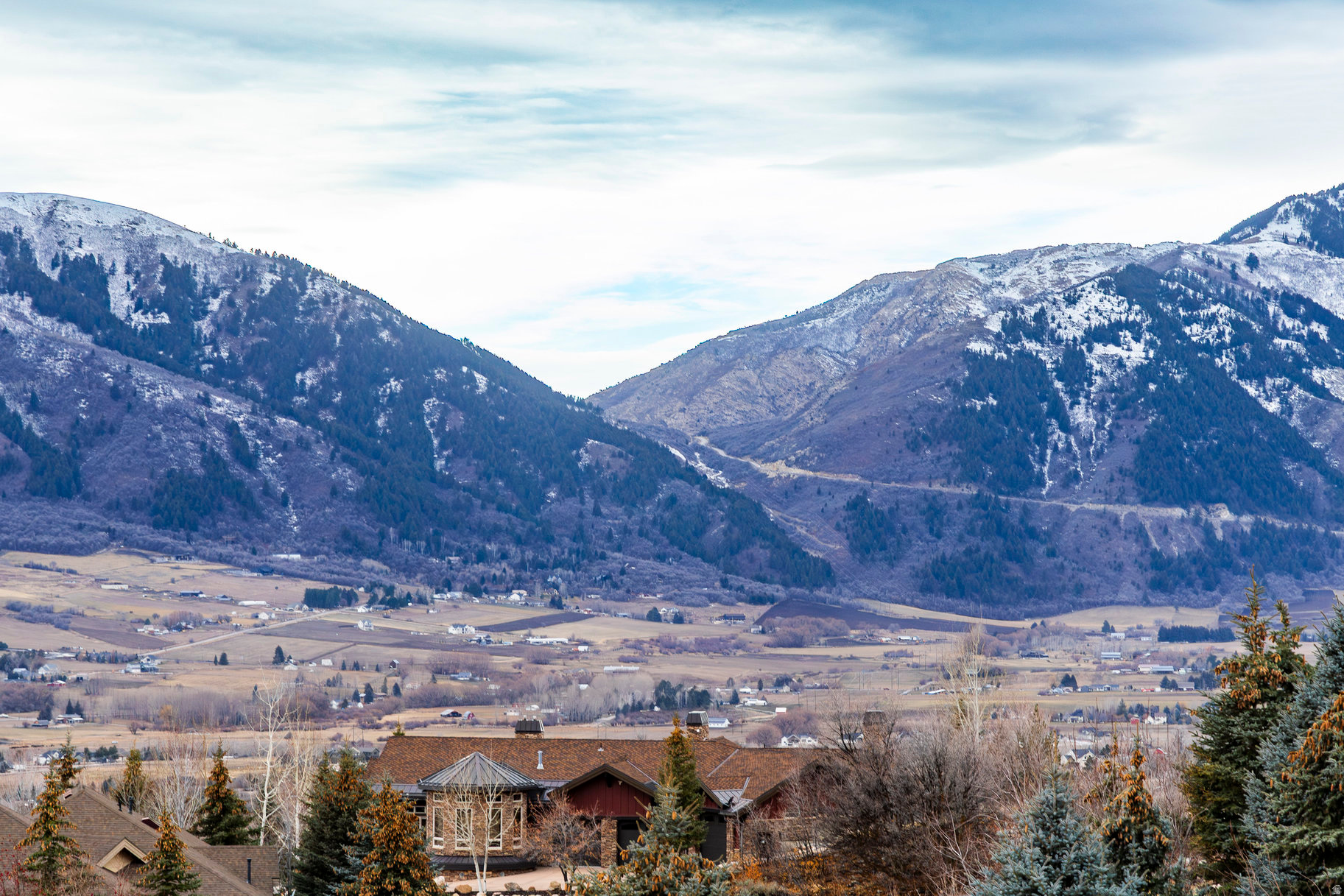 THE HIGHLANDS - Land