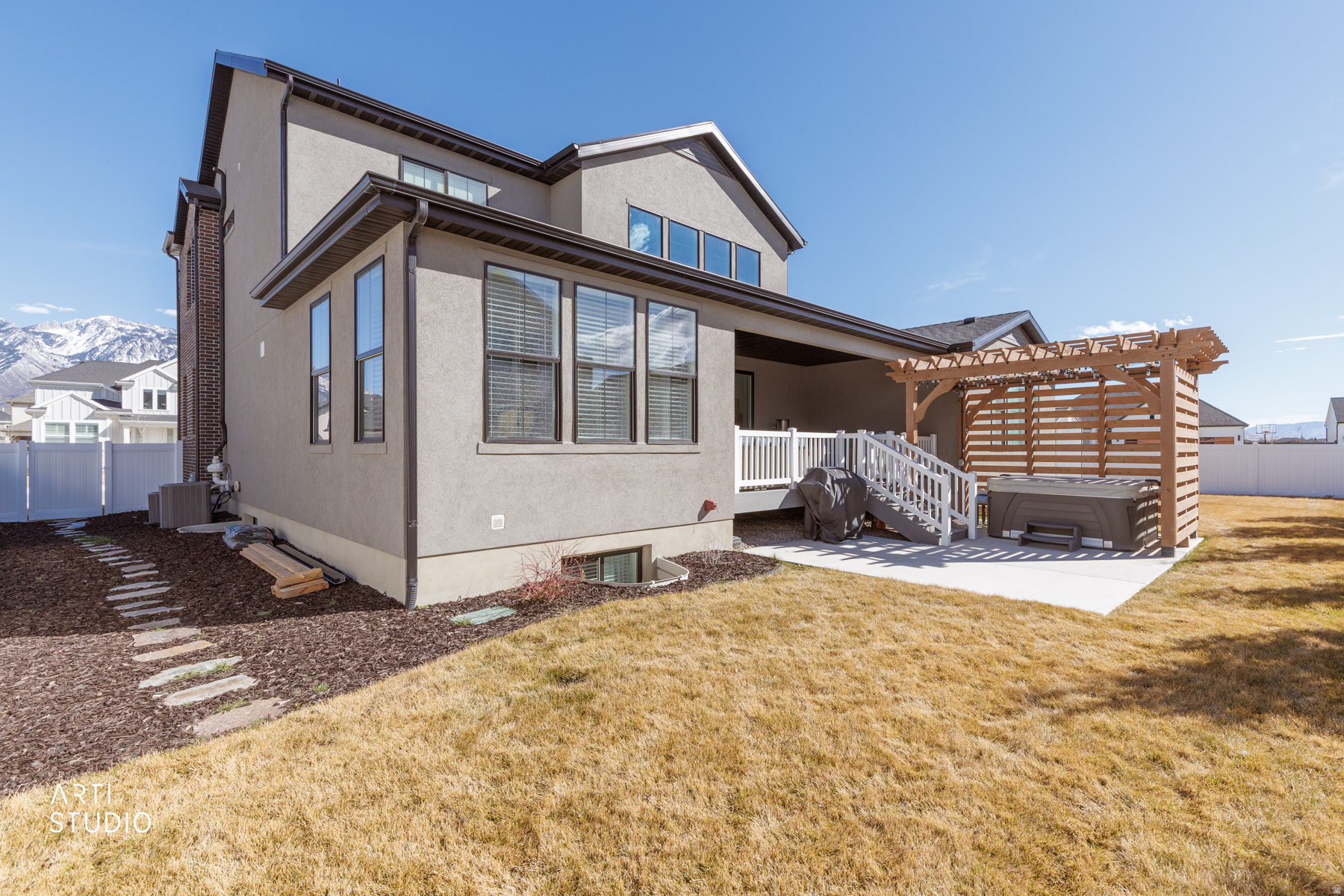 WILLOW CREEK - Residential