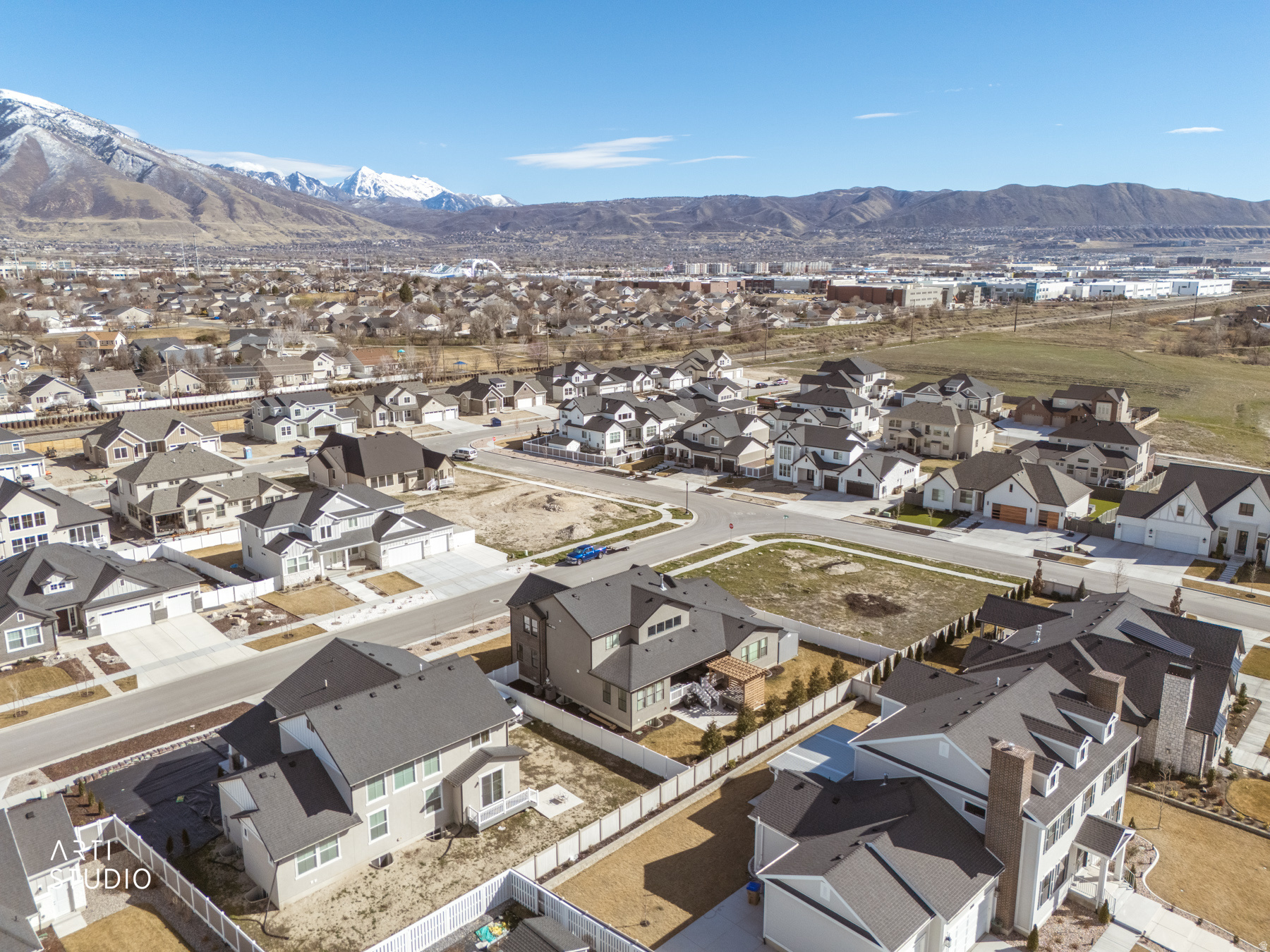 WILLOW CREEK - Residential