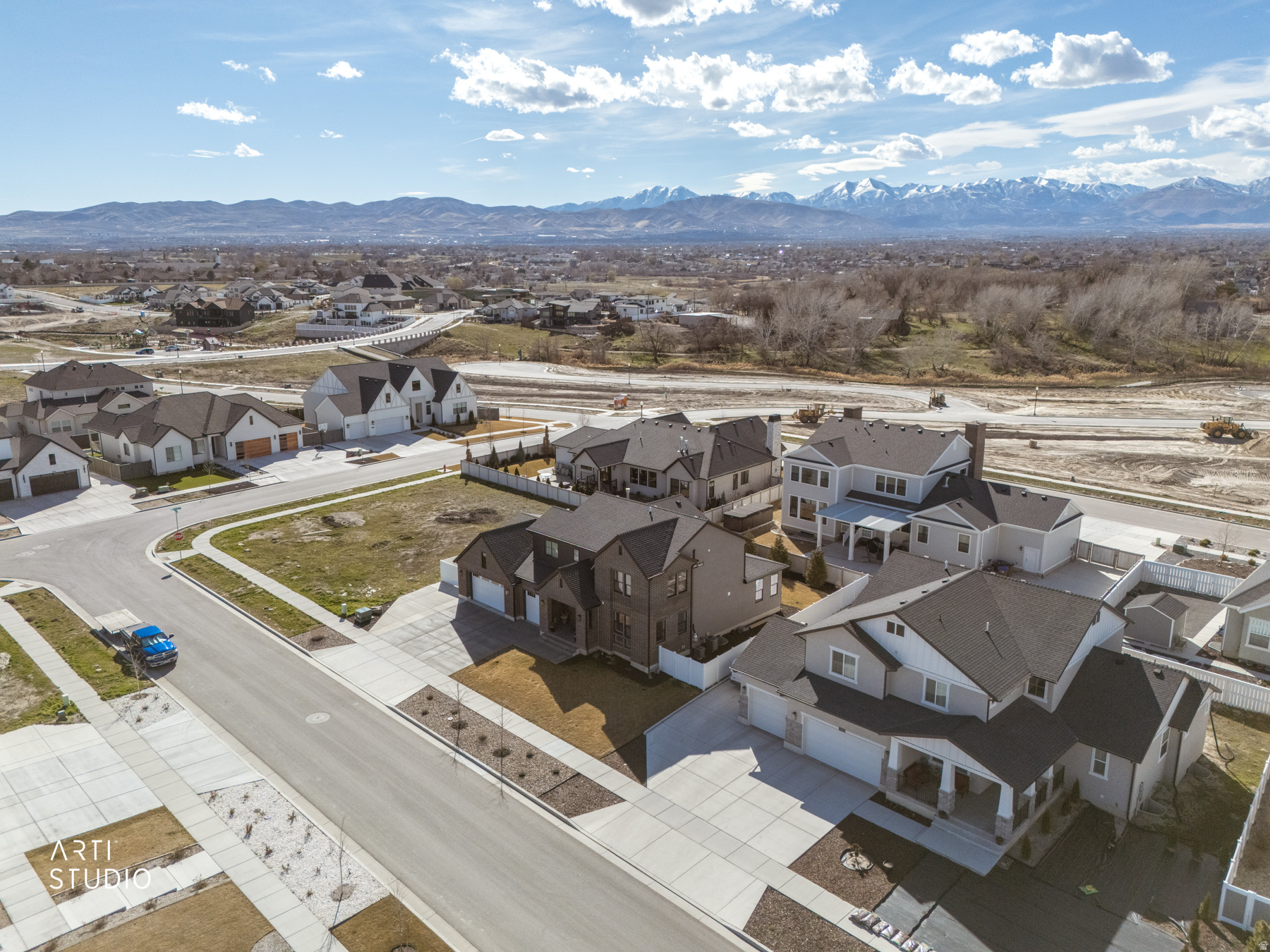 WILLOW CREEK - Residential