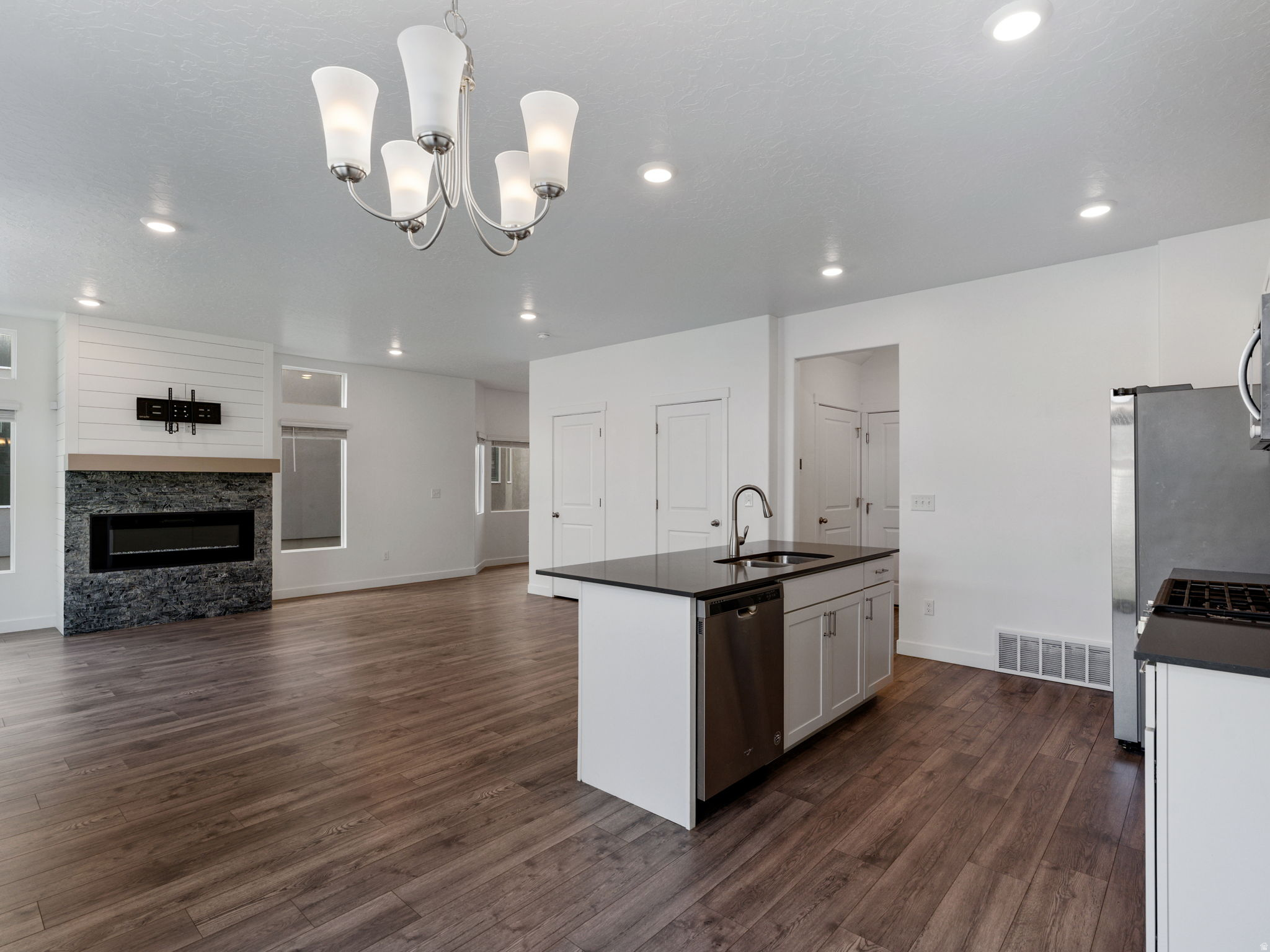 SOMMERSET COURT - Residential