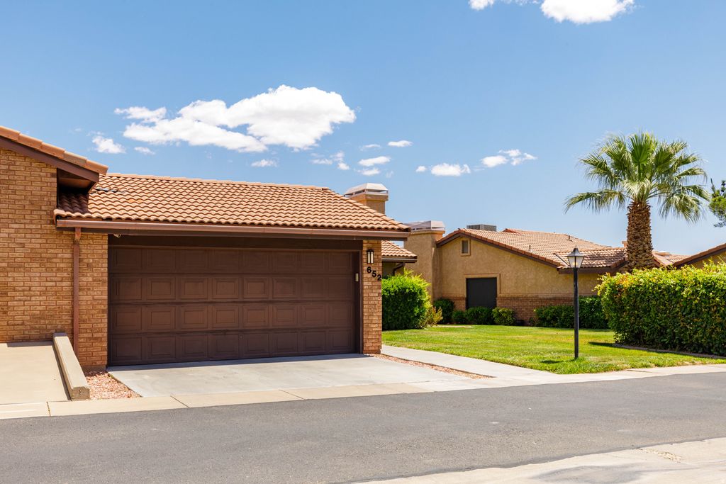 Photo of 652 N RIDGE RIM WAY, Saint George, UT 84770 (MLS # 2159361)