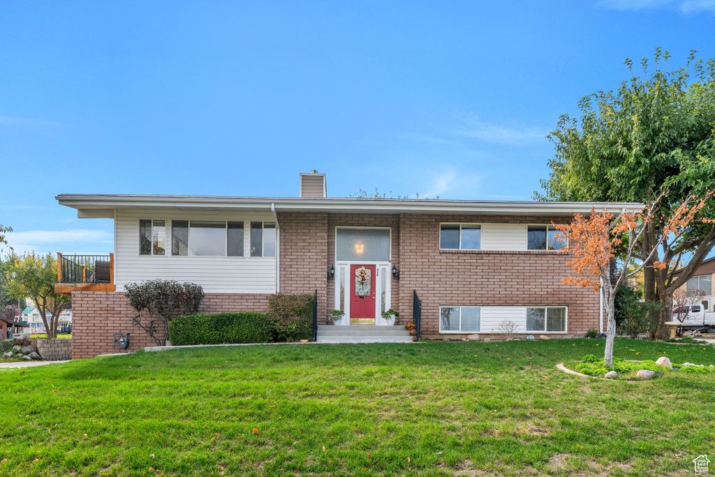 Photo of 430 RIDGE LN, Payson, UT 84651 (MLS # 2119387)