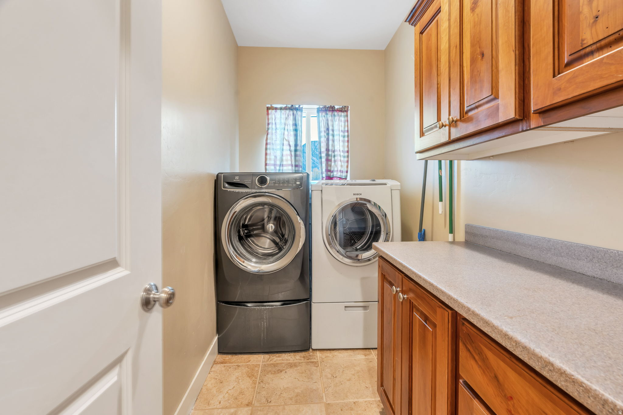 ELK VIEW - Residential