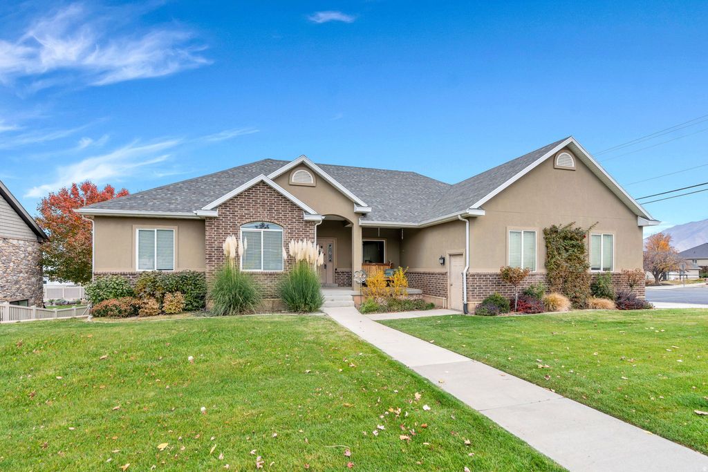 Photo of 318 W 800 S, Salem, UT 84653 (MLS # 2122433)