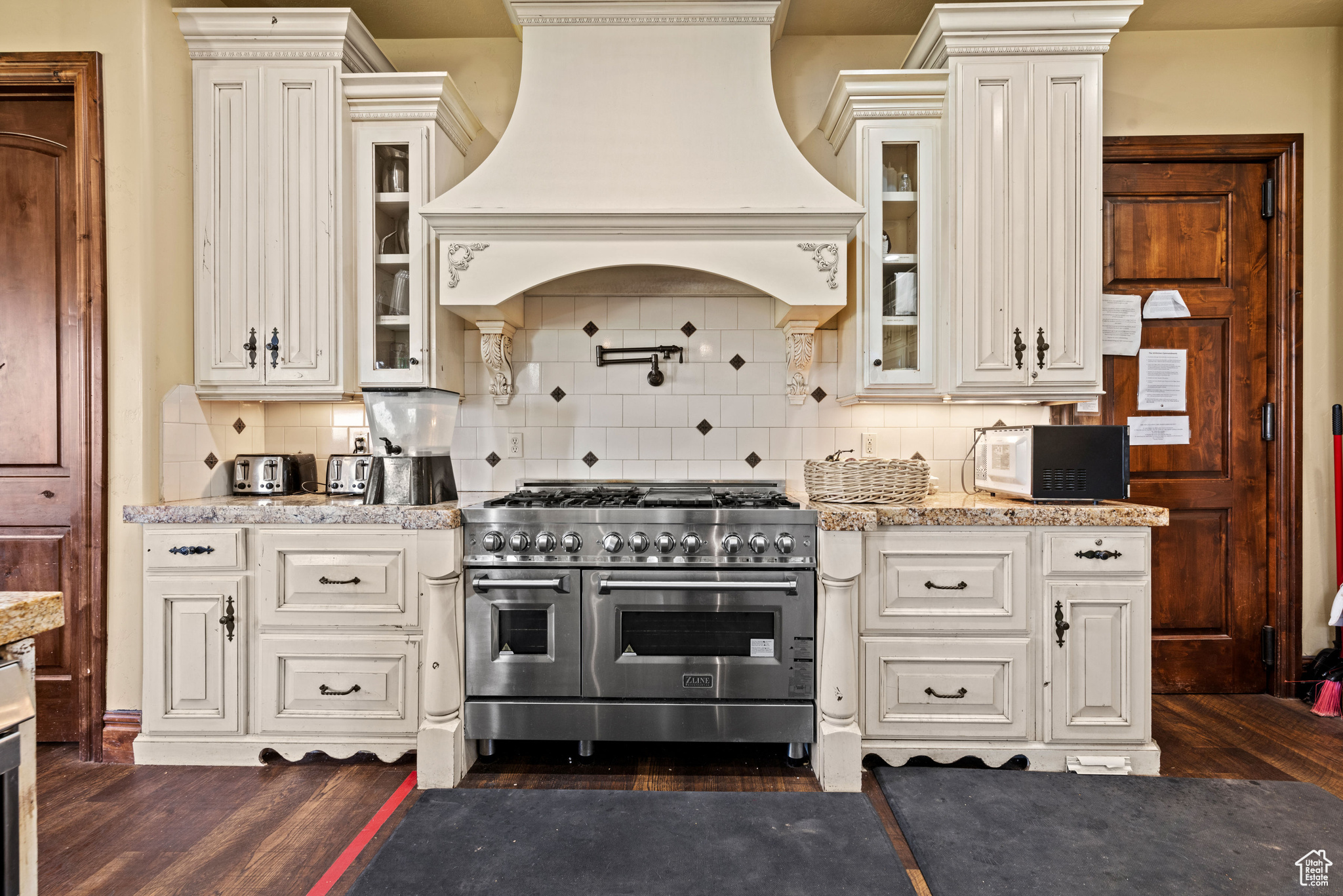 BARTOLD - Commercial Sale