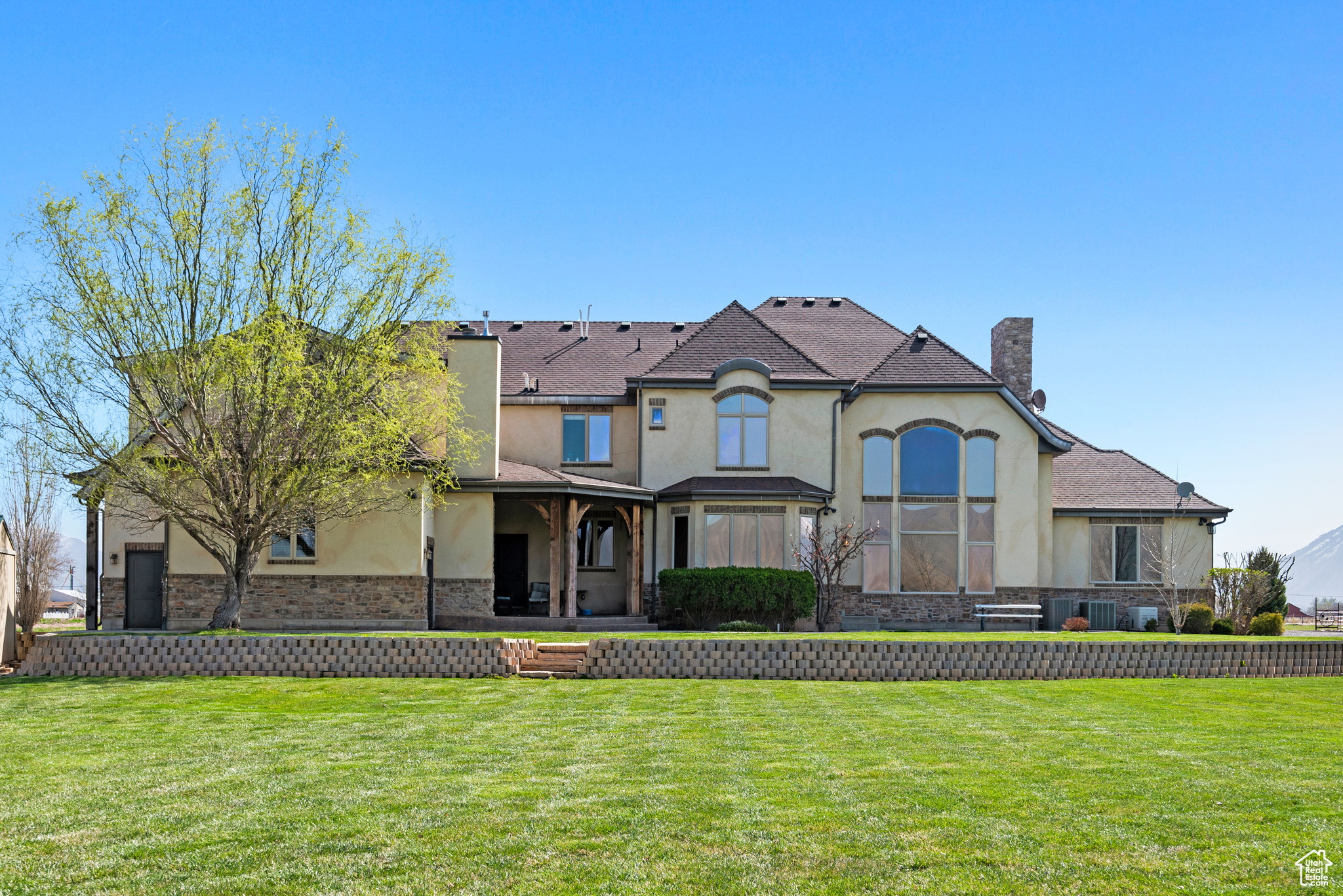 BARTOLD - Commercial Sale