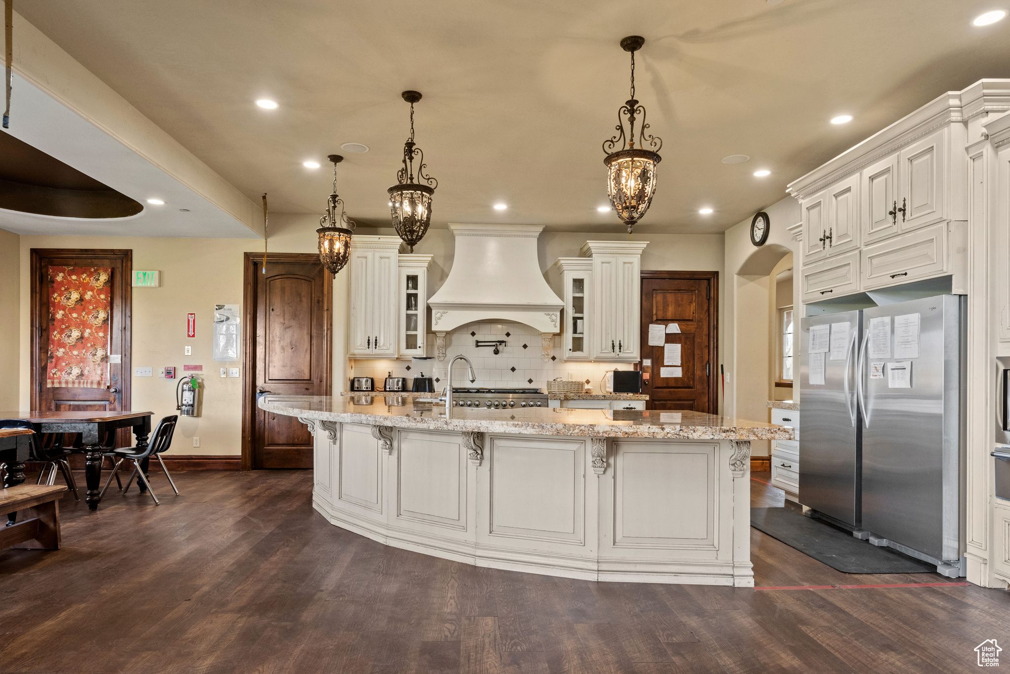 BARTOLD - Commercial Sale