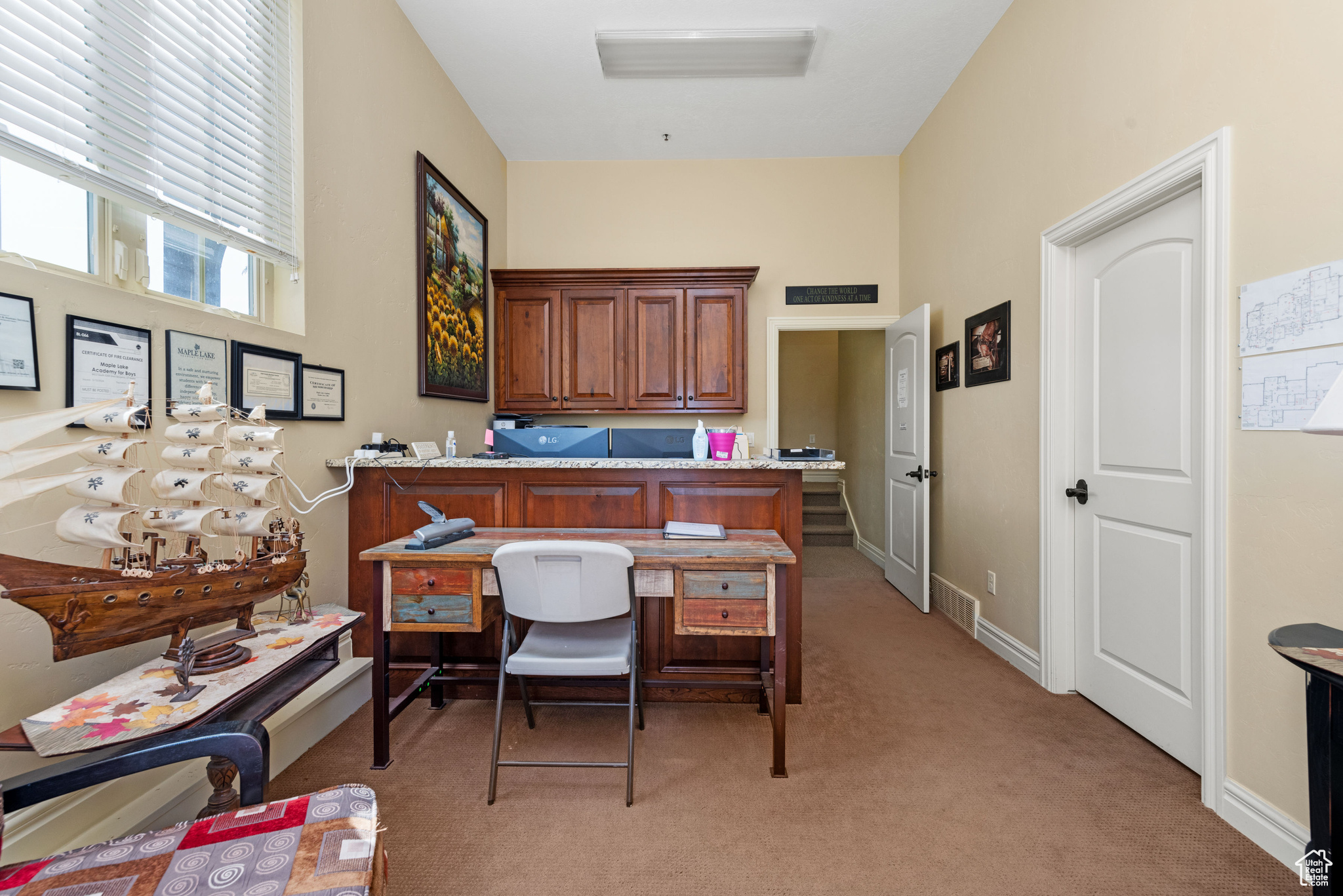 BARTOLD - Commercial Sale