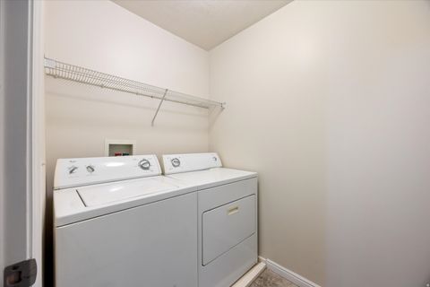 Tiny photo for 907 N FARMINGTON CROSSING Xing W, Farmington, UT 84025 (MLS # 2124766)