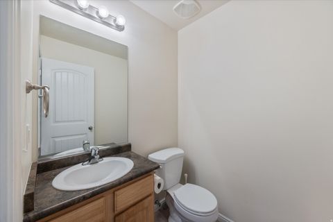 Tiny photo for 907 N FARMINGTON CROSSING Xing W, Farmington, UT 84025 (MLS # 2124766)