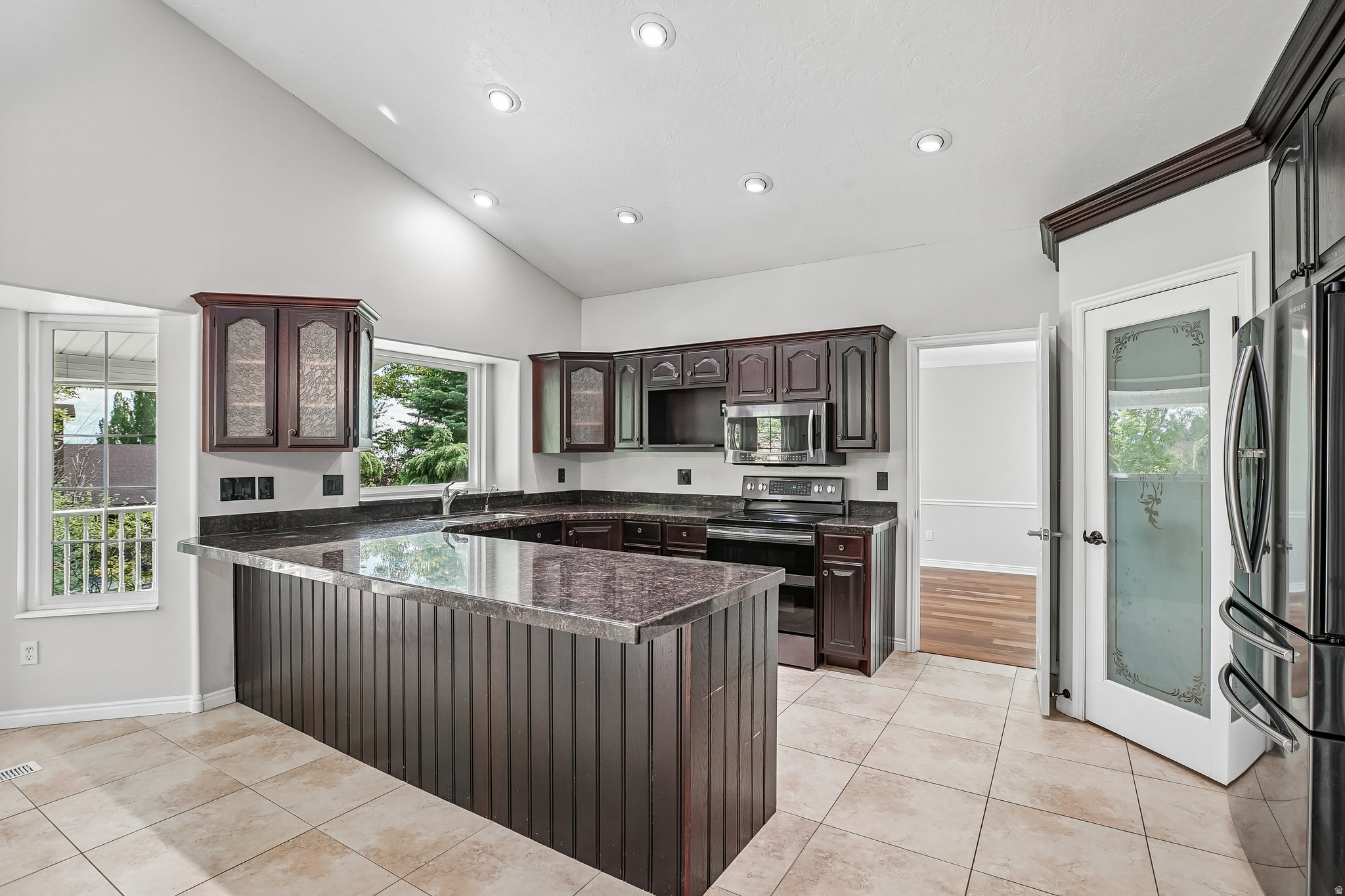 SHERWOOD HILLS - Residential