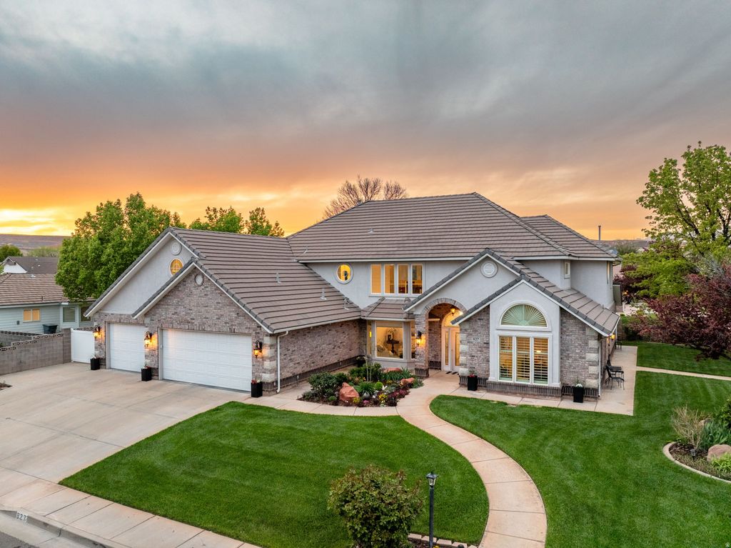 Photo of 827 E 1070 S, Saint George, UT 84790 (MLS # 2164571)
