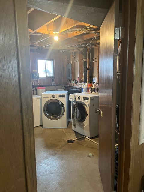 Tiny photo for 127 S 400 E, Lindon, UT 84042 (MLS # 2137141)