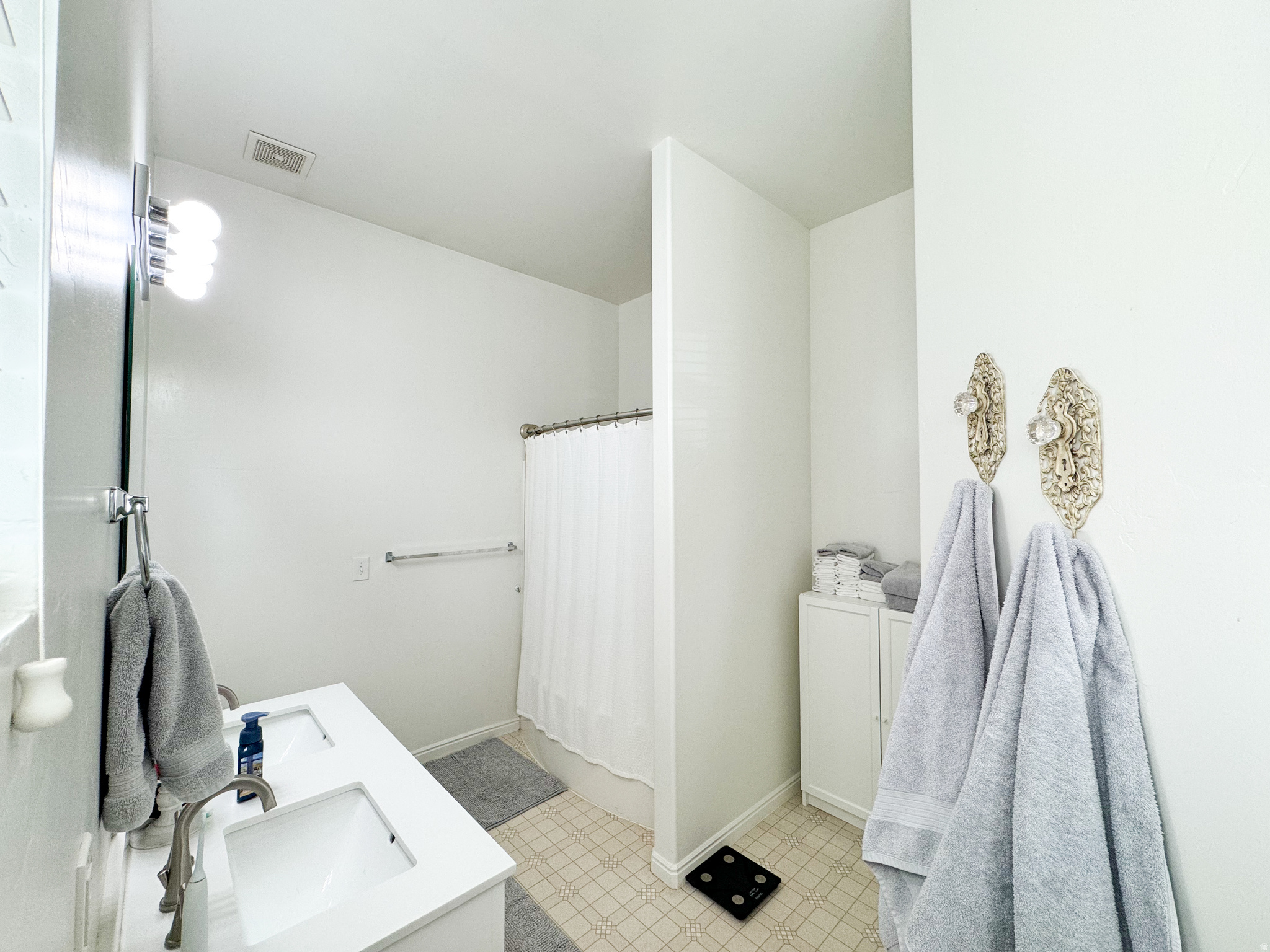 DAYBREAK - Residential