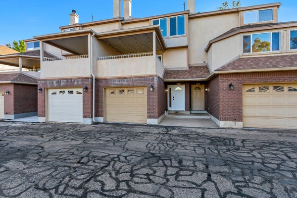 5826 CLUB VIEW LN, OGDEN, UT 84405 - Image 9aa3e2e0c5e85d760e65e4e4ed4fecd1/3710172000