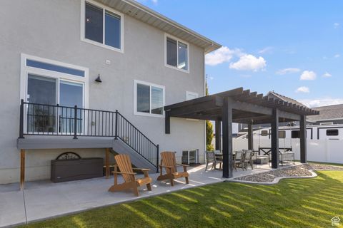 Tiny photo for 2226 S BETSYS WAY, Kaysville, UT 84037 (MLS # 2115626)