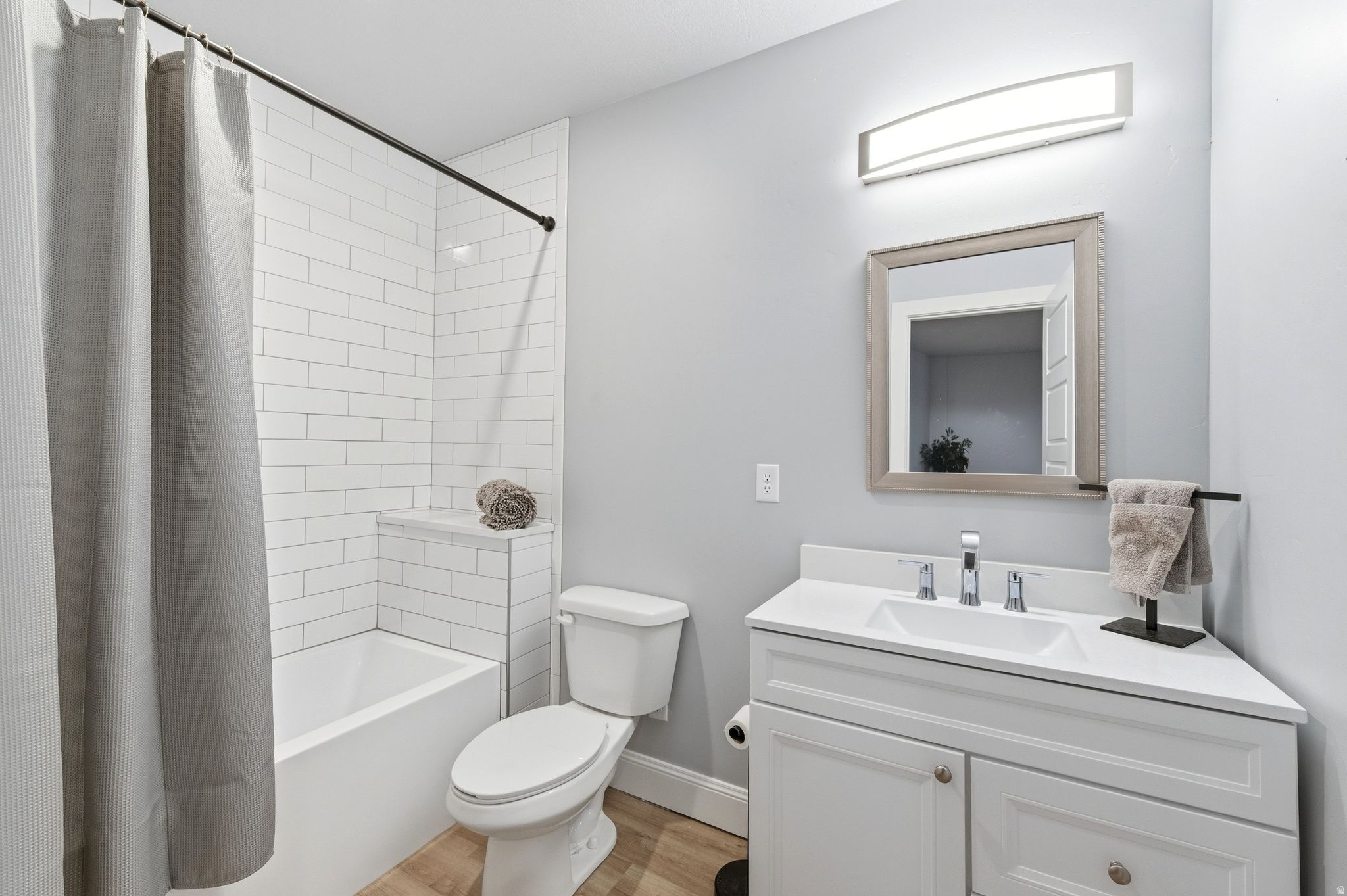 NORTH POINT VIEW - Residential