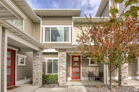 Photo of 1807 W IKAROS LN, South Jordan, UT 84095 (MLS # 2119270) Photo of 1807 W IKAROS LN, South Jordan, UT 84095 (MLS # 2119270)