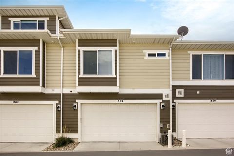 Tiny photo for 1807 W IKAROS LN, South Jordan, UT 84095 (MLS # 2119270)