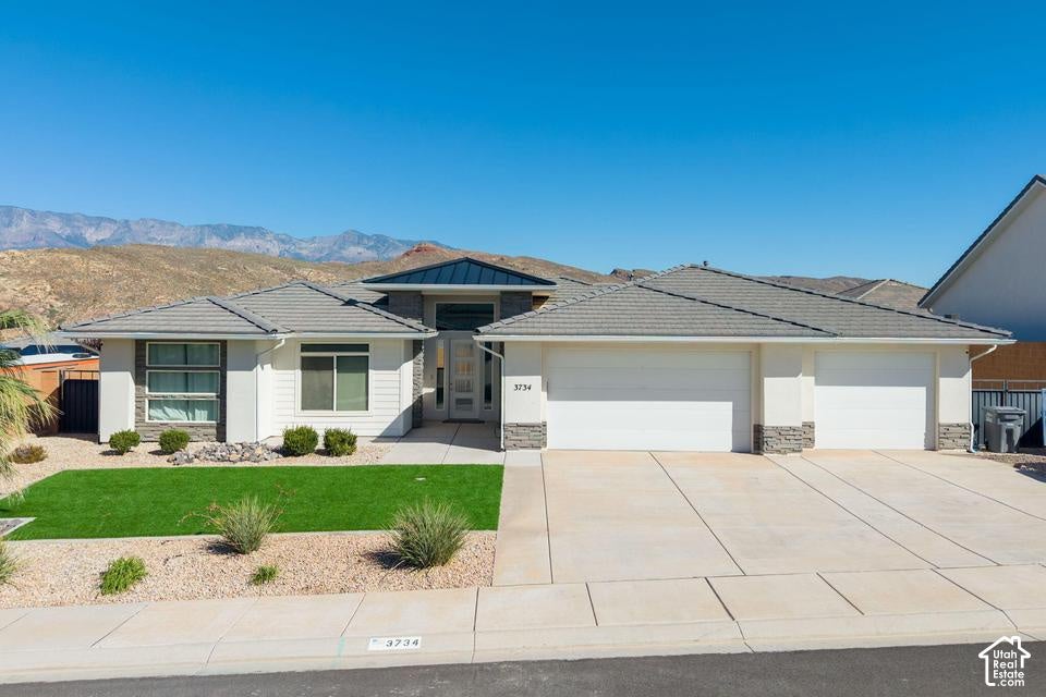 Photo of 3734 W 280 N, Hurricane, UT 84737 (MLS # 2188033)