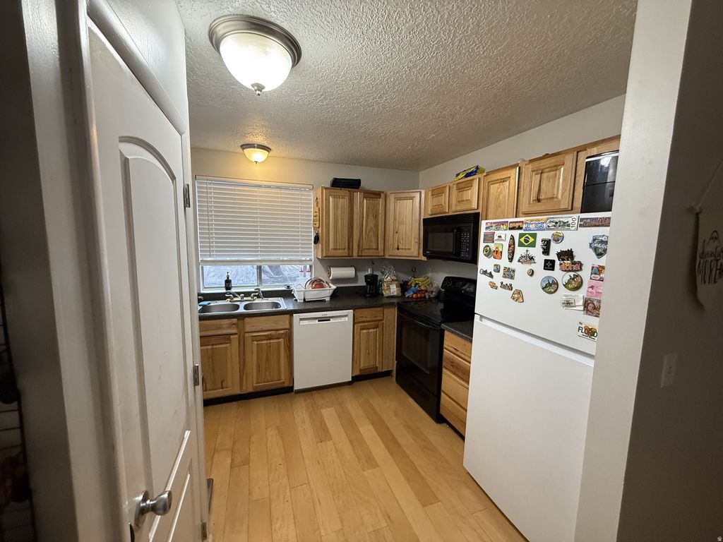 Photo of 55 W CENTER ST #284, North Salt Lake, UT 84054 (MLS # 2146185)