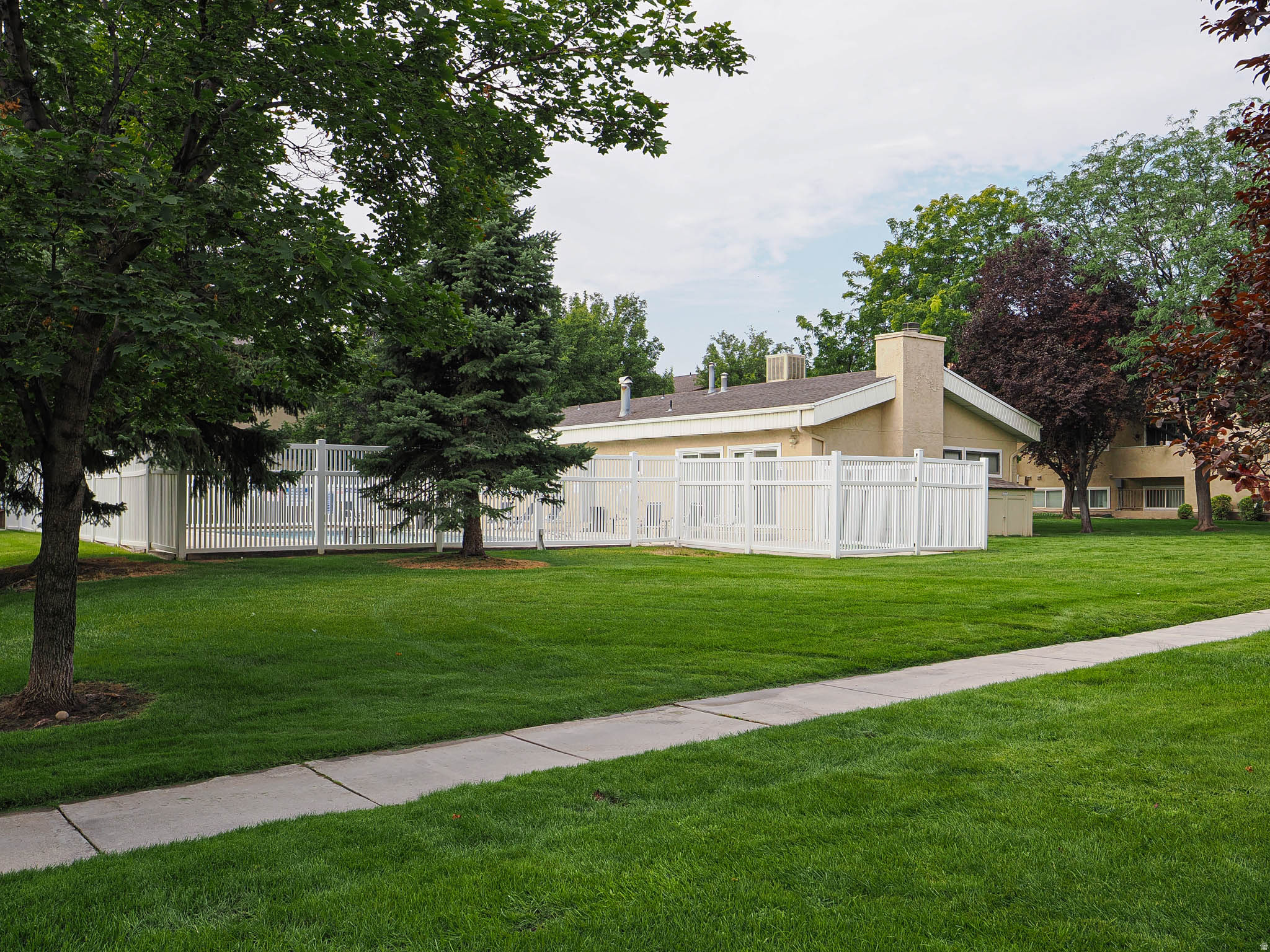 COUNTRY WOOD ESTATES - Residential