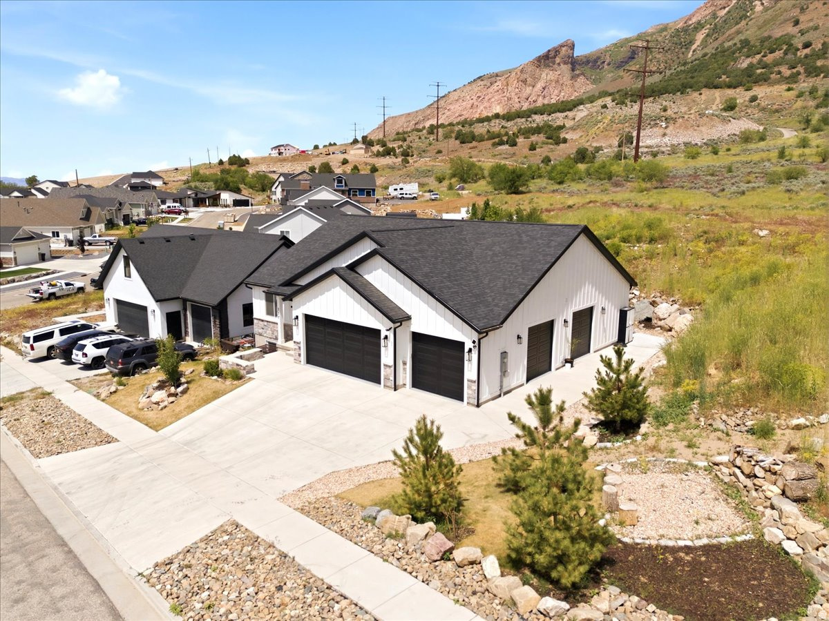 GRANITE RIDGE - Residential