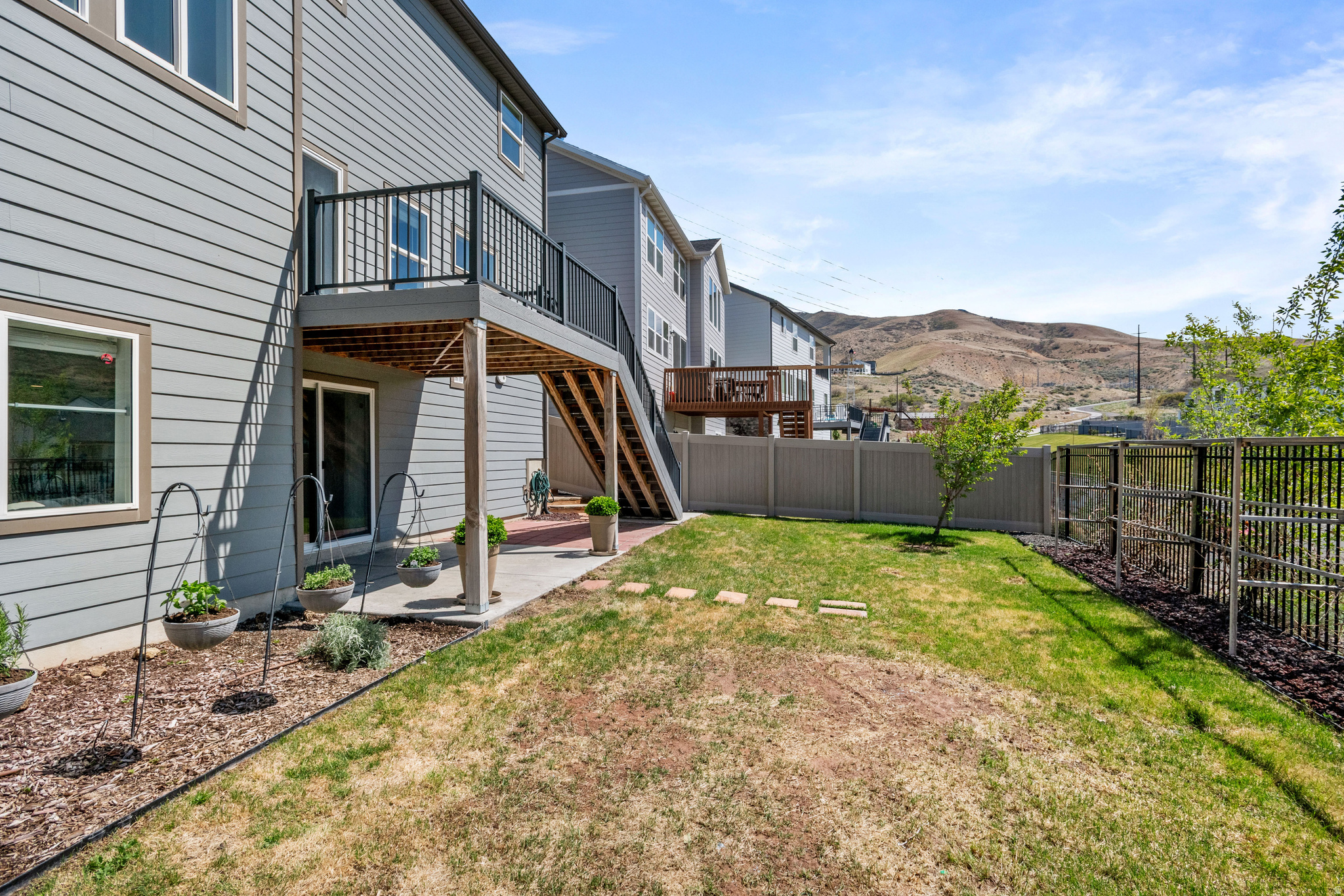 NORTHRIDGE - Residential