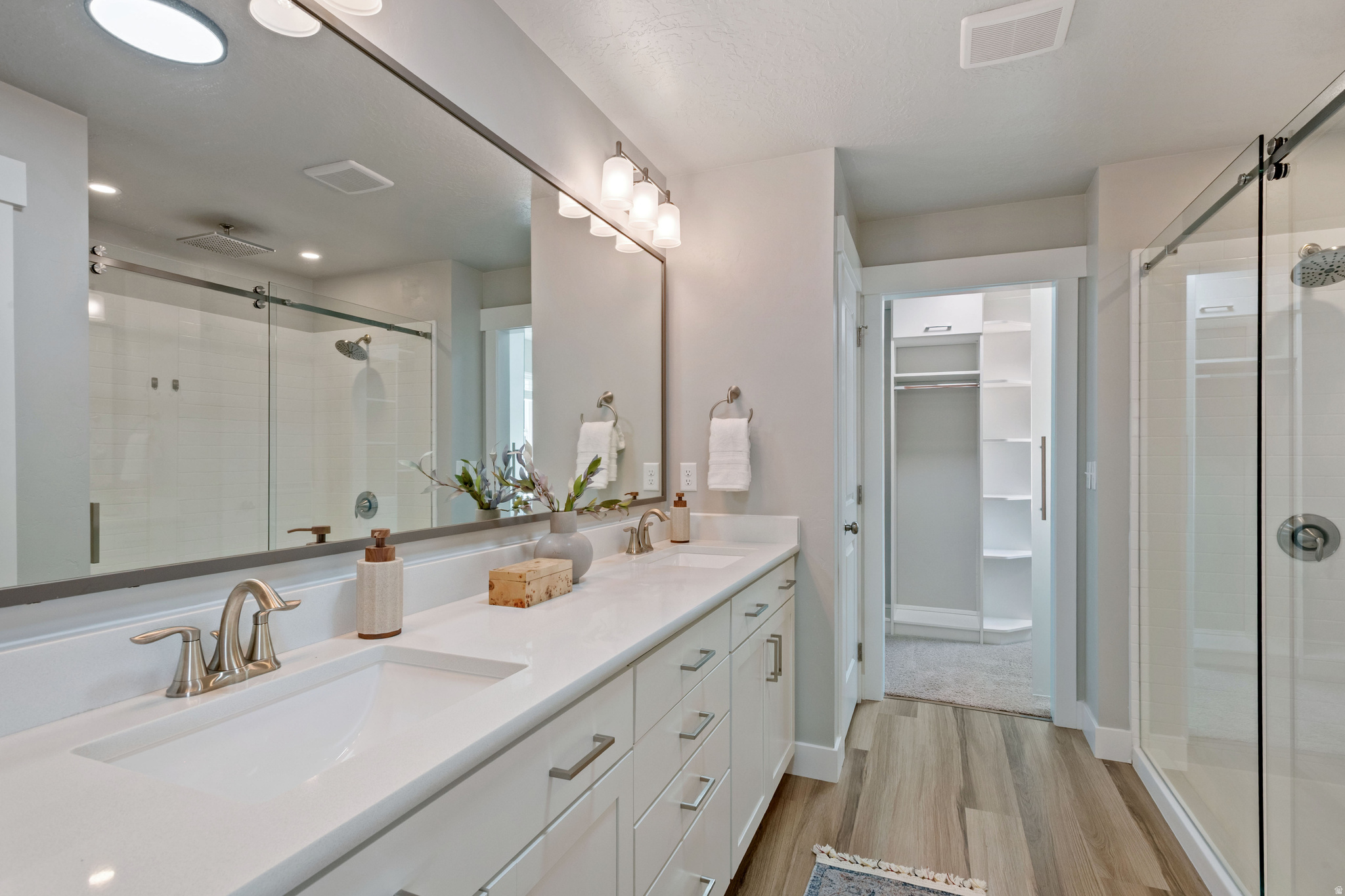 NORTHRIDGE - Residential