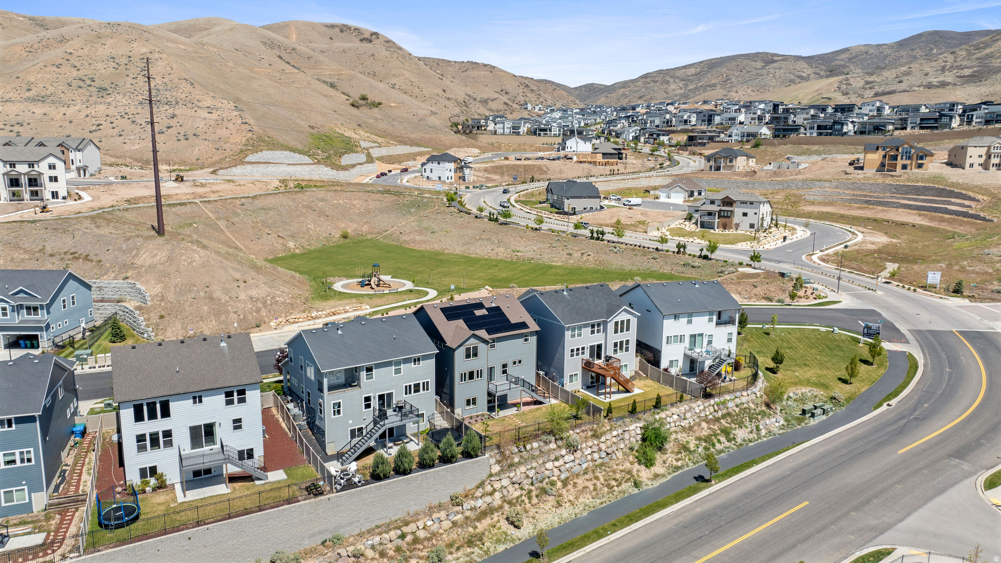 NORTHRIDGE - Residential