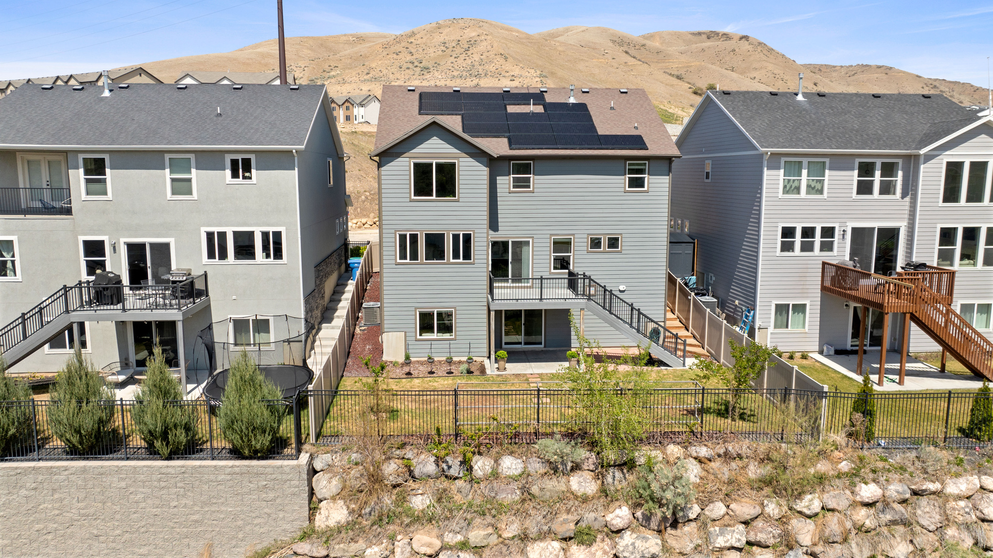 NORTHRIDGE - Residential