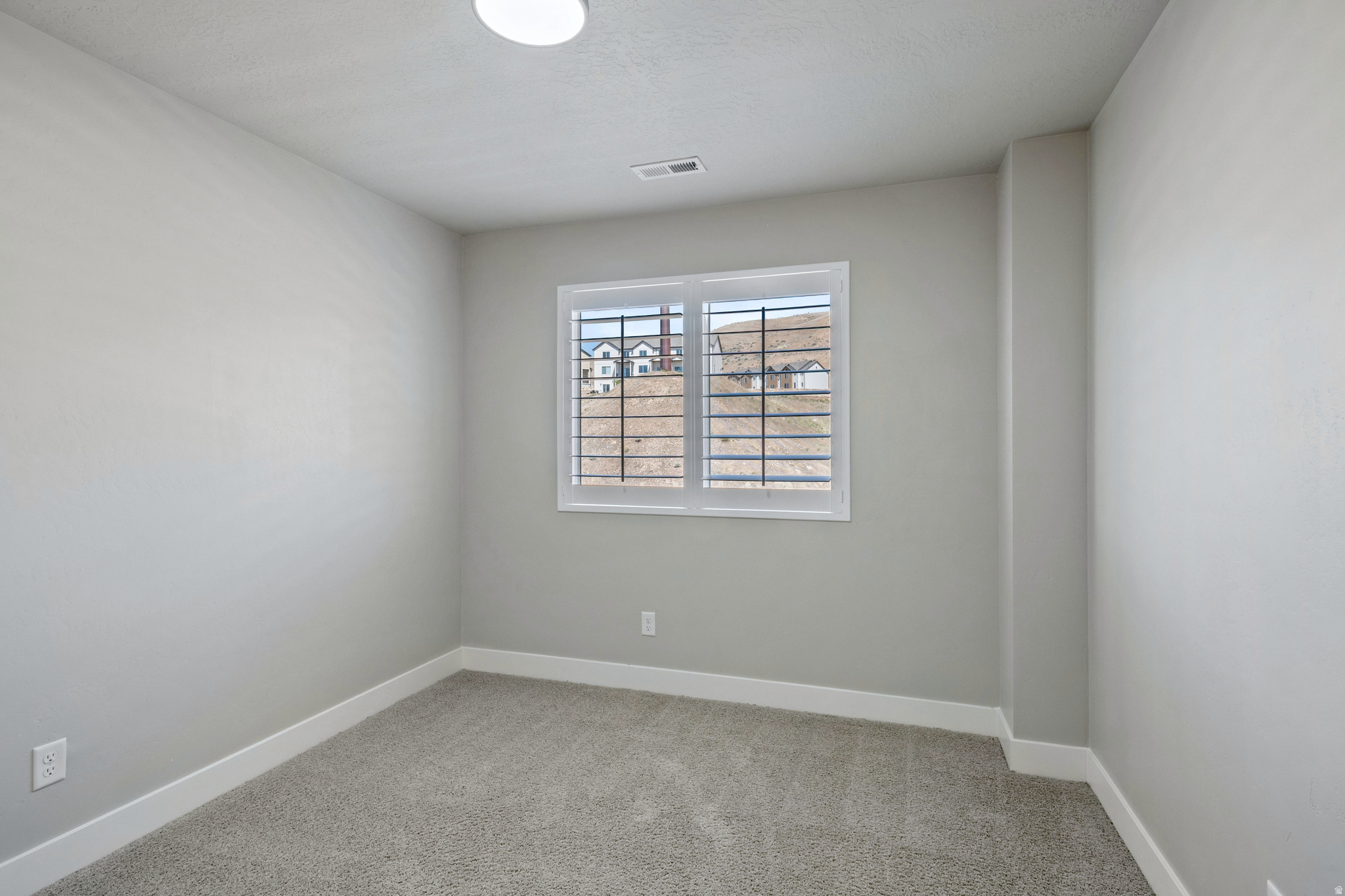 NORTHRIDGE - Residential