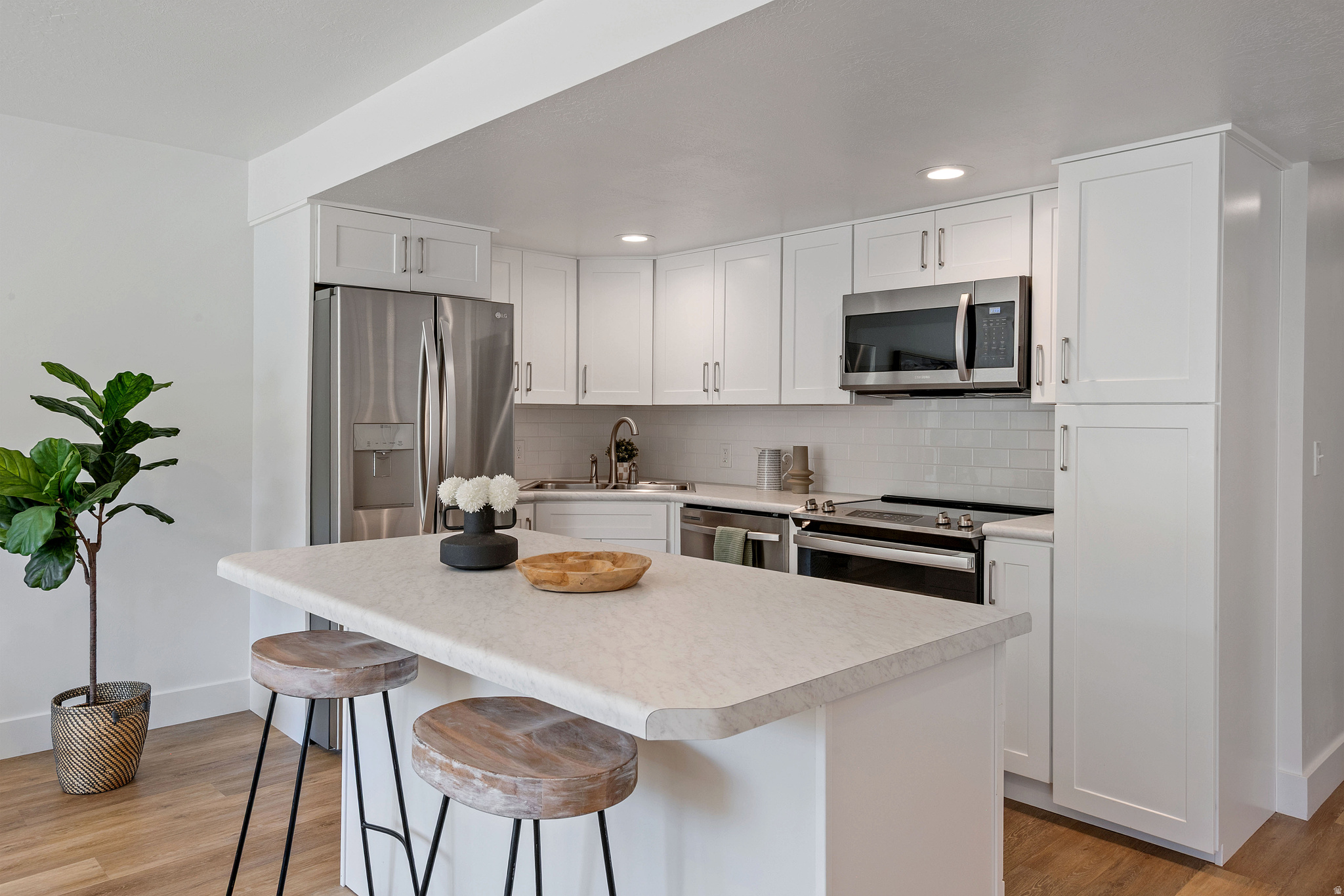 NORTHRIDGE - Residential