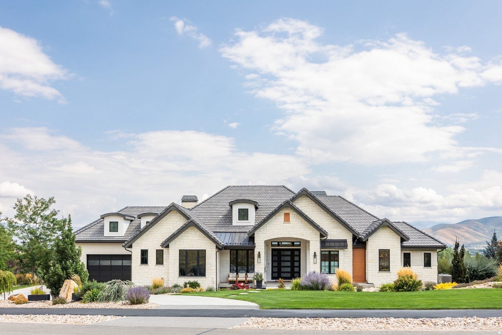 Photo of 1025 S EDEN PRAIRIE WAY, Midway, UT 84049 (MLS # 2185041)