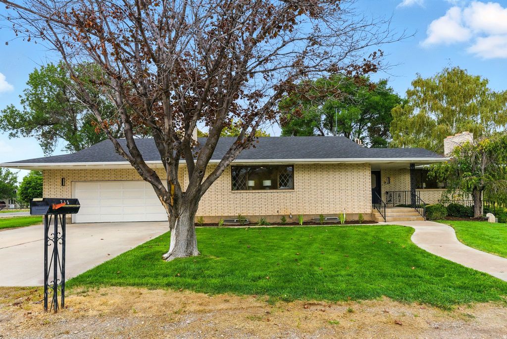 Photo of 715 N 400 E, Nephi, UT 84648 (MLS # 2142976)