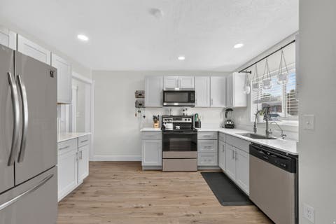 Tiny photo for 480 HIGHLAND DR, Riverdale, UT 84405 (MLS # 2180253)