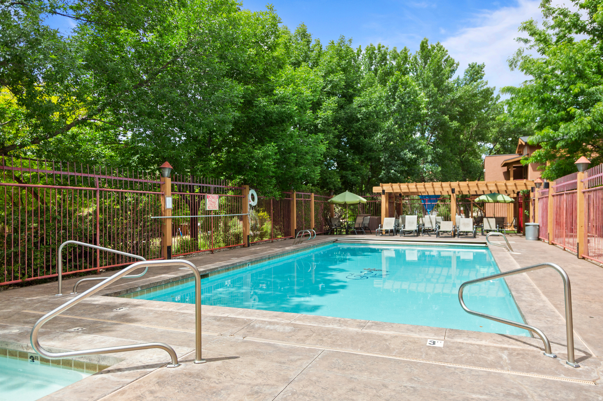 THE GONZO INN - Residential