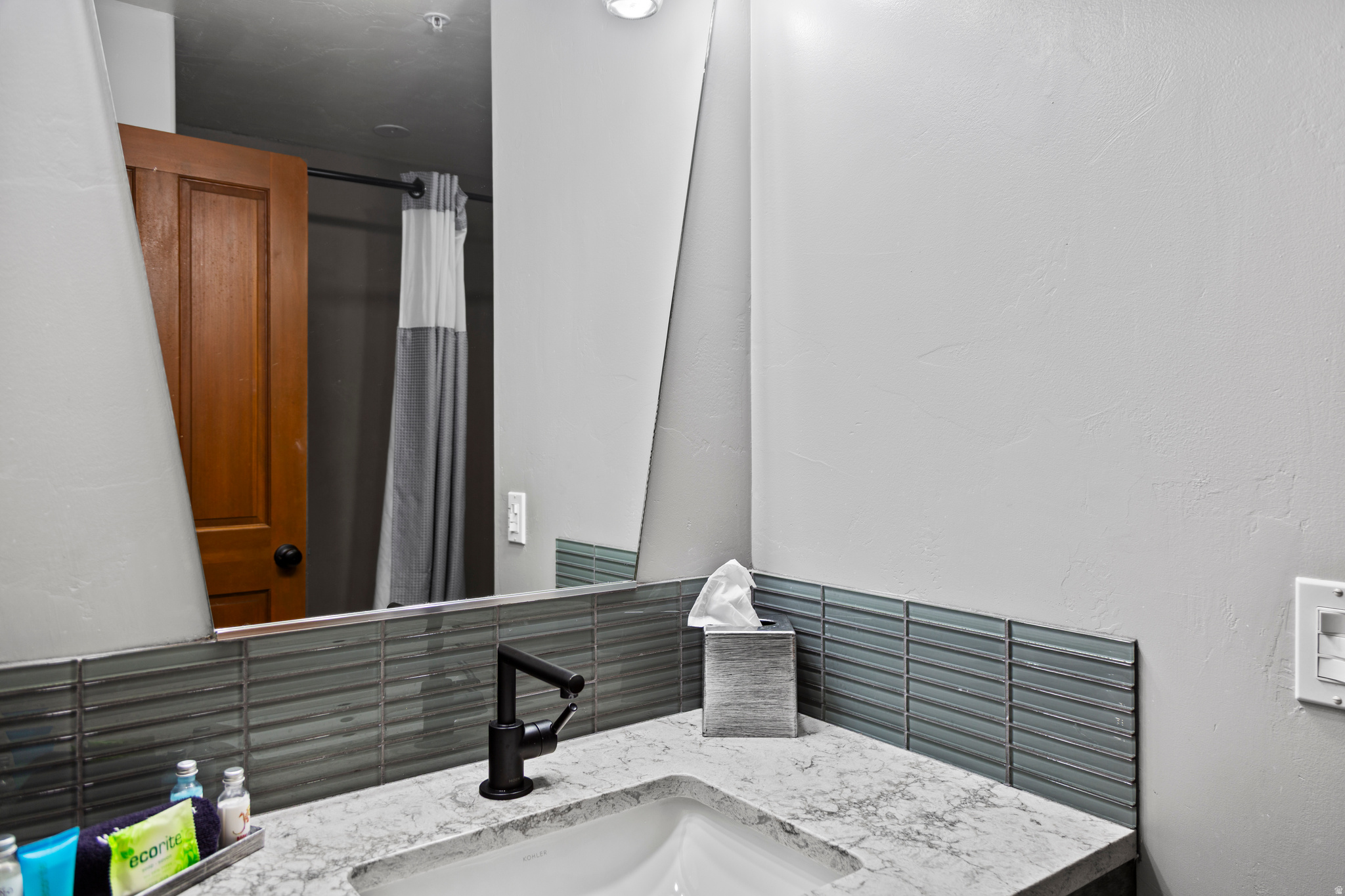 THE GONZO INN - Residential