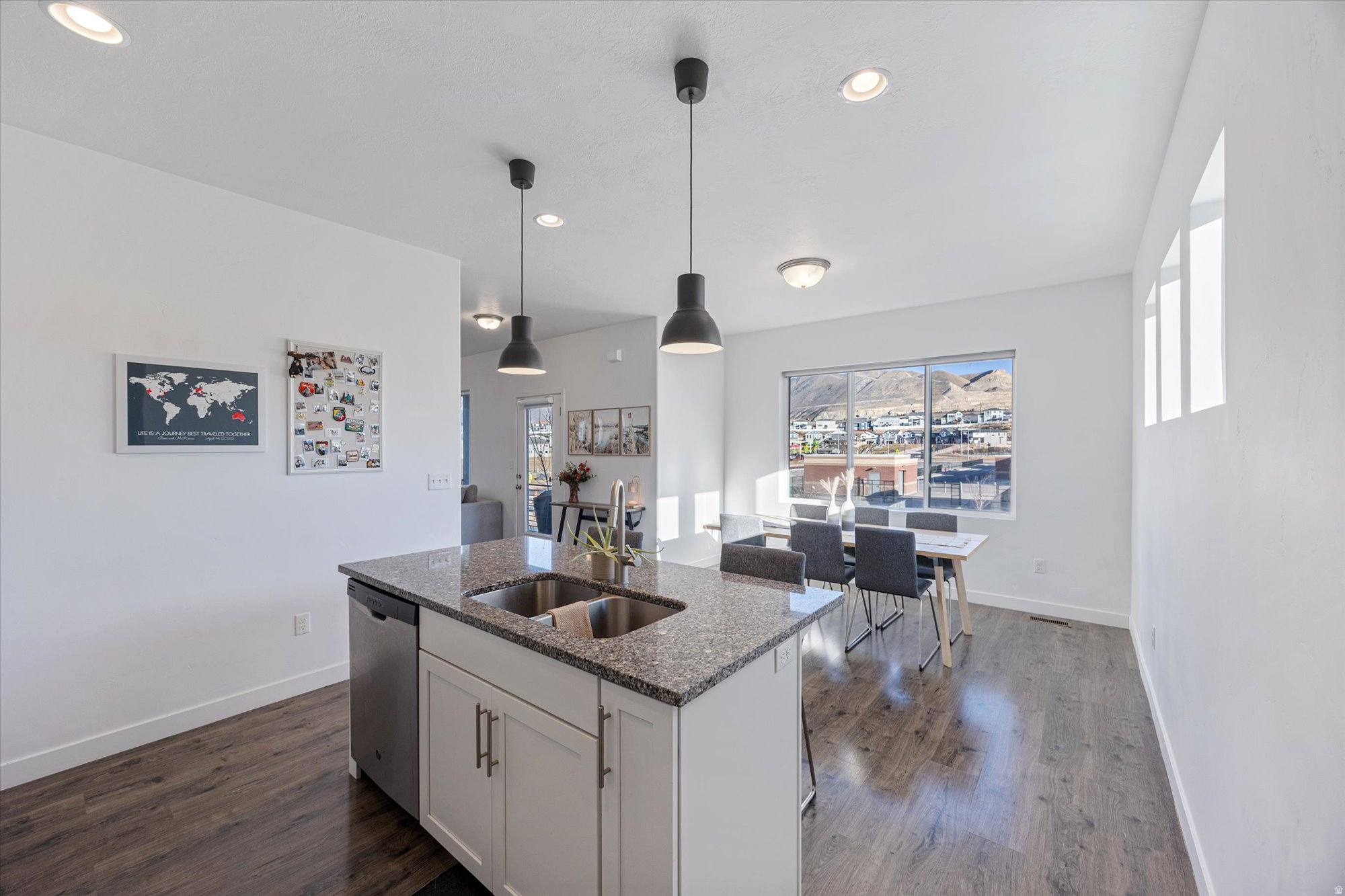 DAY RANCH TOWNS - Residential