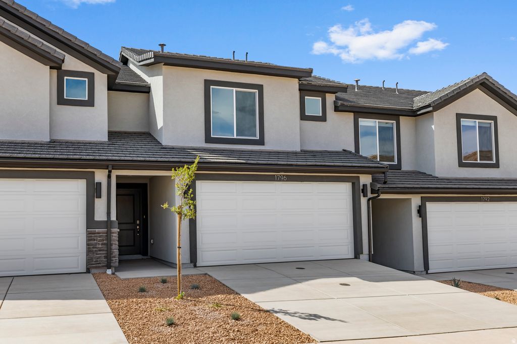 Photo of 2117 S WOLVERINE WAY #2436, Washington, UT 84780 (MLS # 2152613)